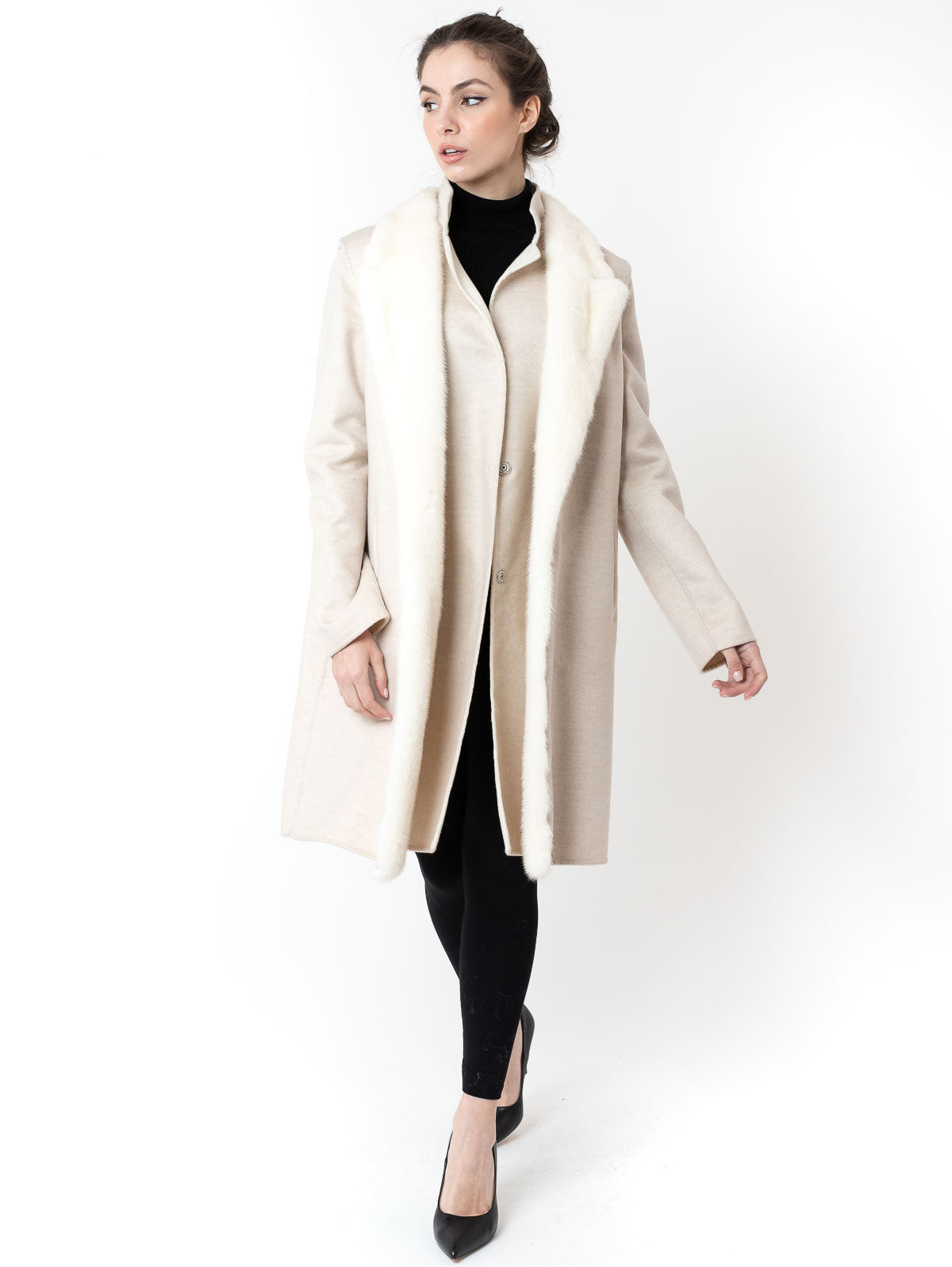 Cecilia e Camilla - Completo in Cashmere con vera Pelliccia di Visone Natural White - a partire da